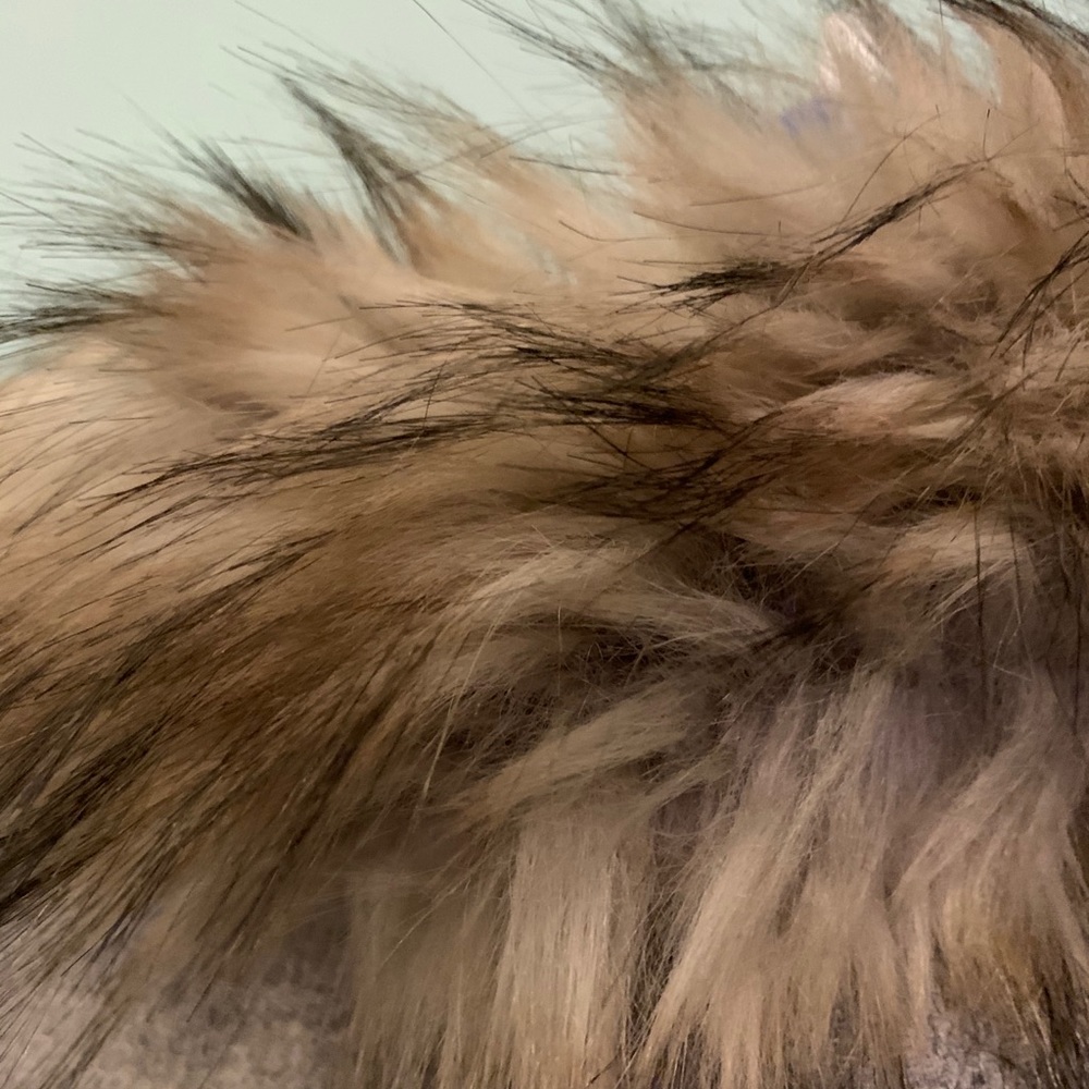 COAT - Picture 3 of 9